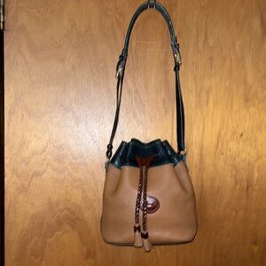VTG Dooney & Bourke Tan Teton Drawstring Bag Shoulder Crossbody 90's